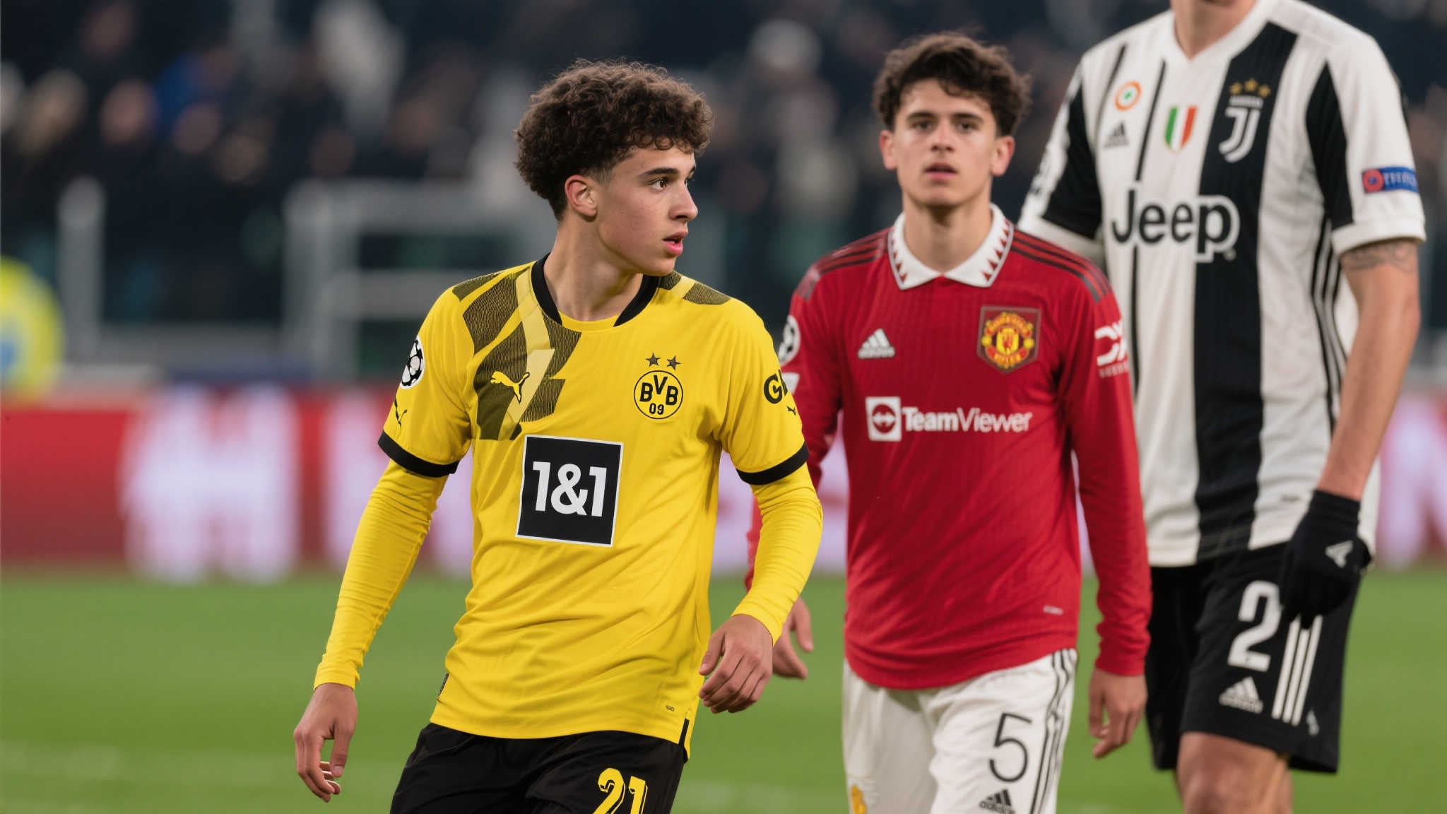 自从2021年以8500万欧元高额转会费从多特蒙德